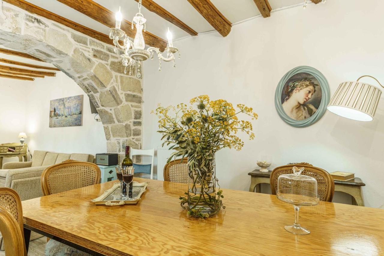 Villa Simantiri Pombia Eksteriør billede