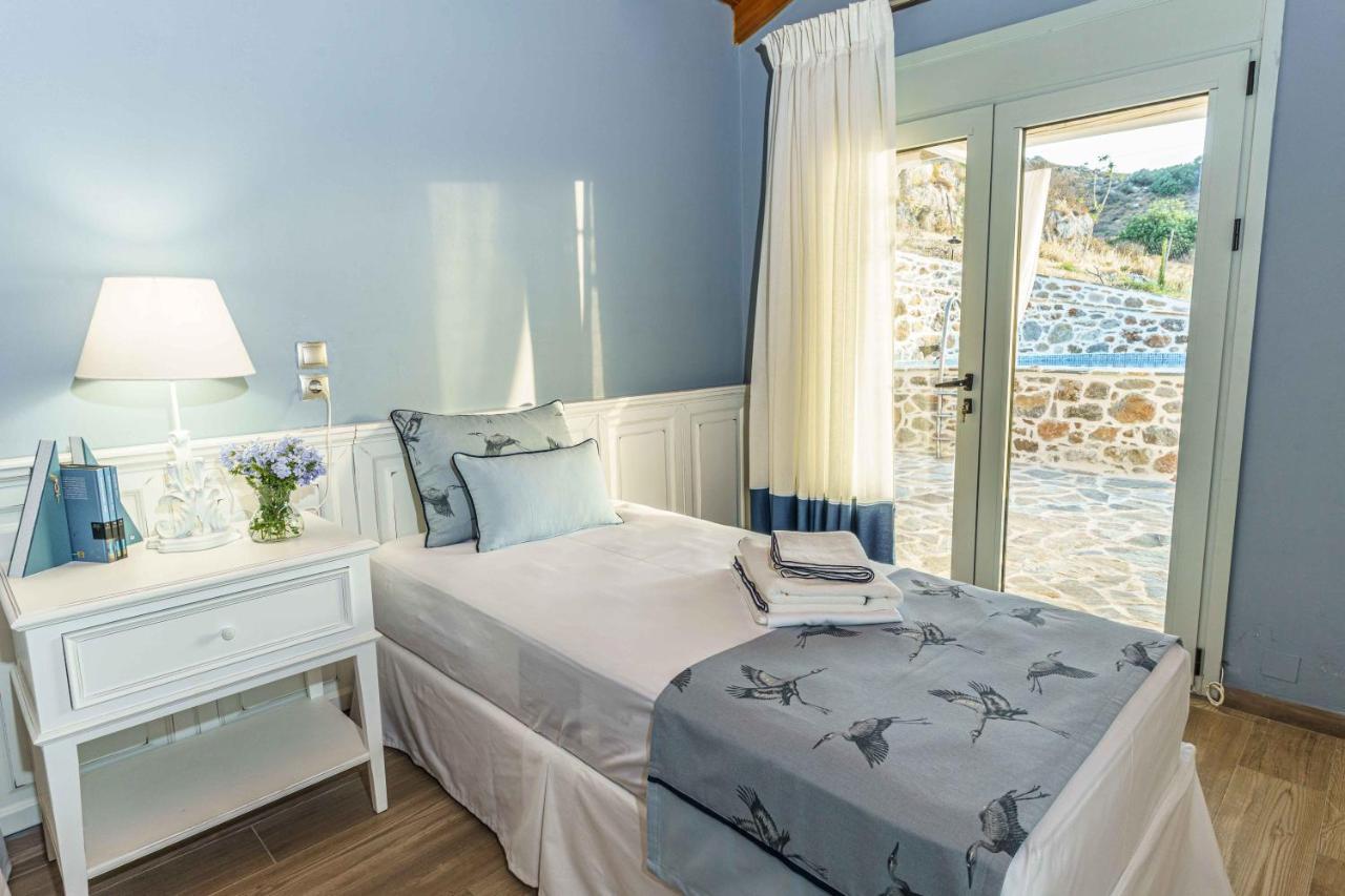 Villa Simantiri Pombia Eksteriør billede